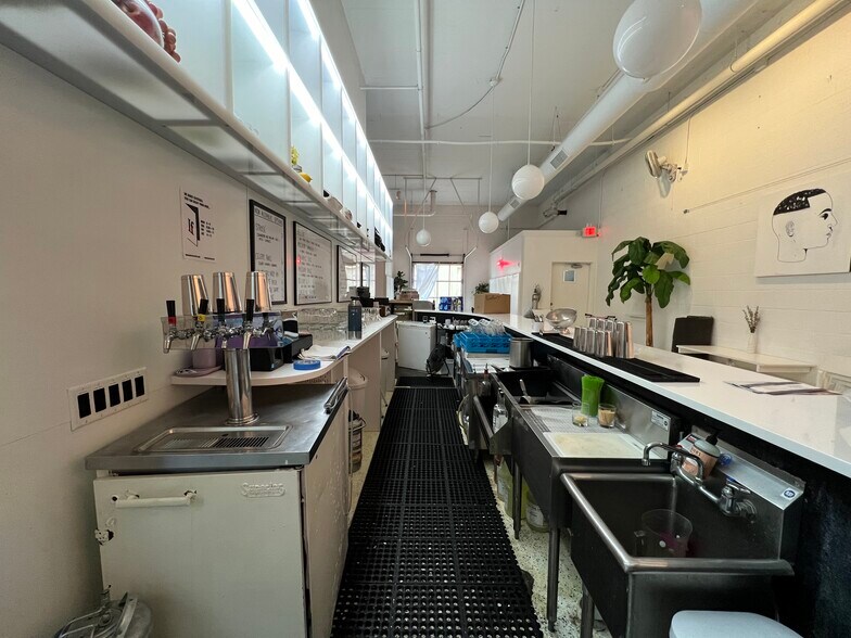 More Photos Of 1401-1431 Northern Ct, Madison General Retail For Sale