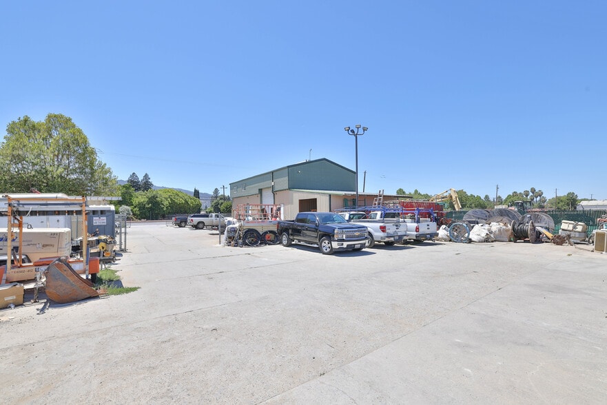More Photos Of 6620 Monterey Rd, Gilroy Warehouse For Sale