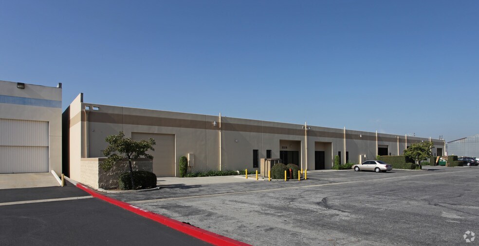 More Photos Of 5519-5523 Ayon Ave, Irwindale Coworking Space