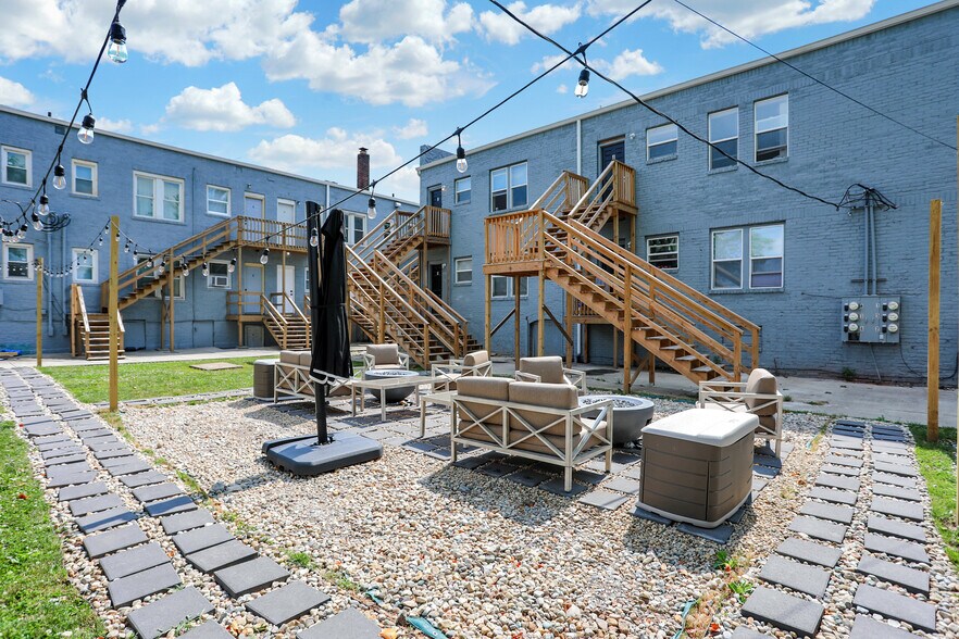 More Photos Of 1918 W Washington St, Indianapolis Apartments For Sale