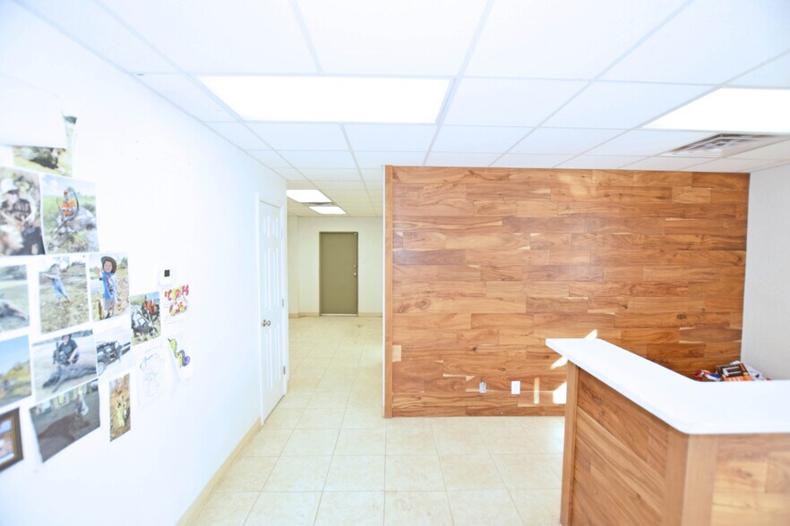 More Photos Of 305 E 57th St, Odessa Warehouse For Sale