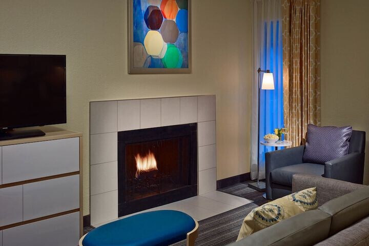 More Photos Of 15431 Conway Rd, Chesterfield Hotel For Sale