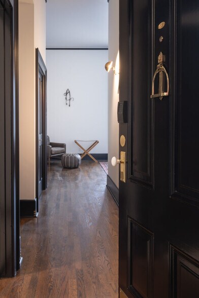 More Photos Of 235 E Main St, Dayton Hotel For Sale