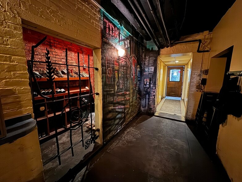 More Photos Of 1106 N Charles St, Baltimore Office For Sale