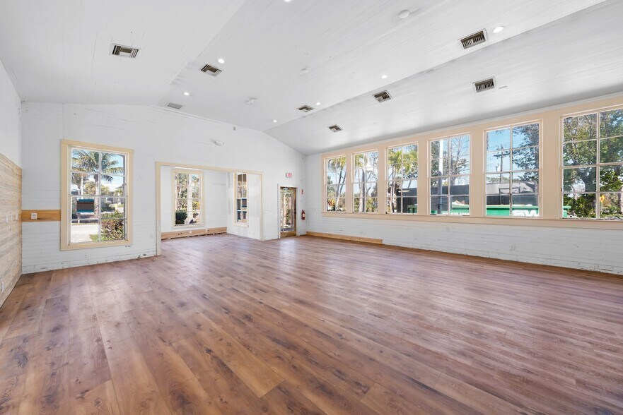 More Photos Of 520 Tarpon Bay Rd, Sanibel General Retail For Sale