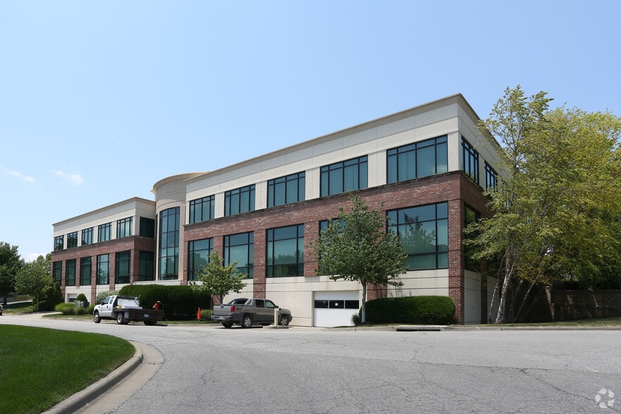 More Photos Of 8675 College Blvd, Overland Park Medical For Lease