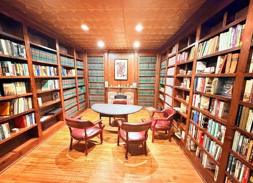 More Photos Of 158 Lake St, Hamburg General Retail For Sale