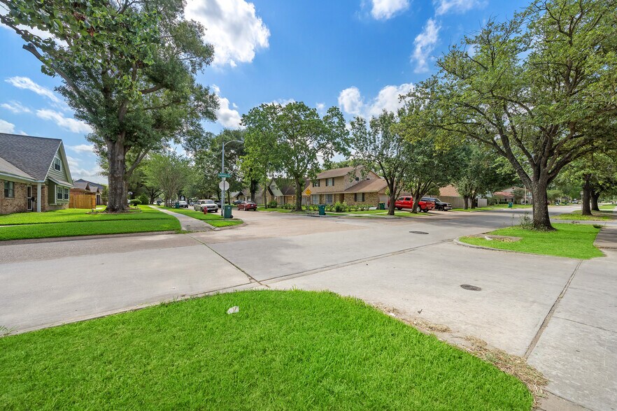 More Photos Of 2323 Burke, Pasadena Apartments For Sale