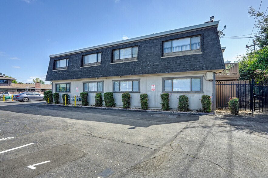 More Photos Of 2312 Villanova Cir, Sacramento Apartments For Sale