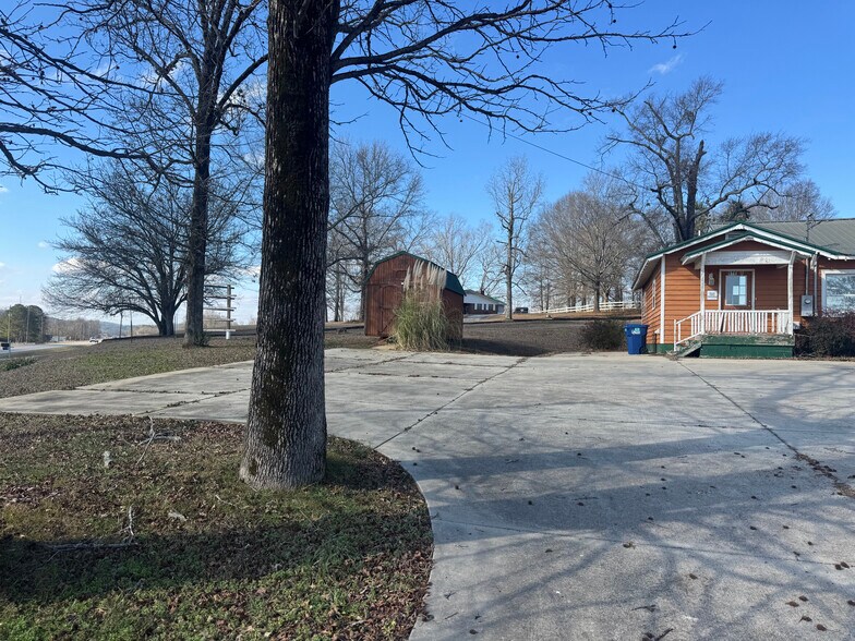 More Photos Of 8385 AL Highway 144, Alexandria Office Residential For Sale