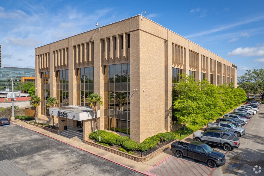 More Photos Of 9525 Katy Fwy, Houston Office For Lease