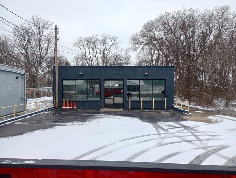 Primary Photo Of 1330 Mentor Ave, Painesville Storefront Retail Office For Lease