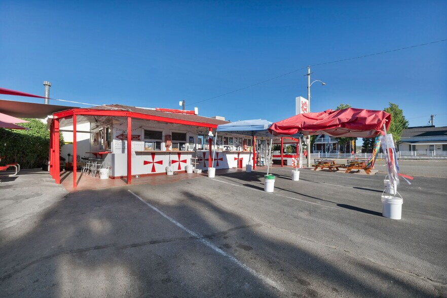 More Photos Of 198 Main St, Bridgeport Restaurant For Sale