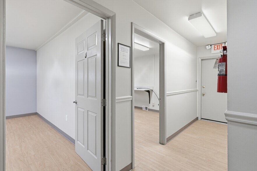 More Photos Of 222 Gibbsboro Rd, Clementon Office For Sale