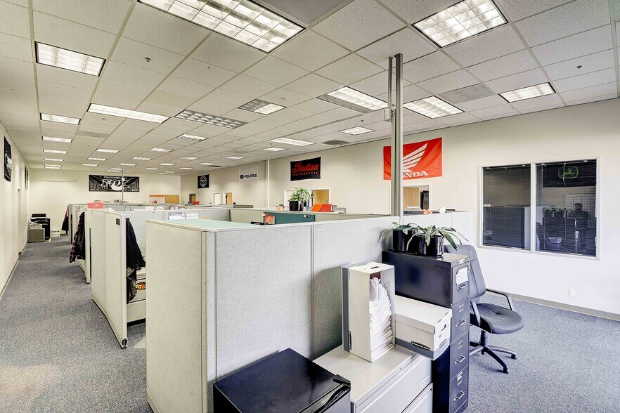More Photos Of 130 Hangar Way, Watsonville Light Manufacturing For Lease