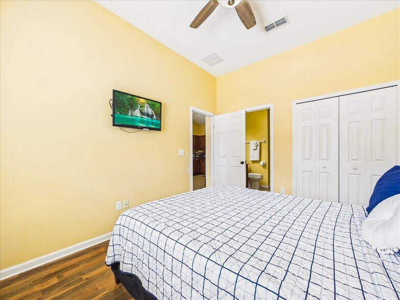 More Photos Of 100 Pilothouse Ct, Palatka Multifamily For Sale