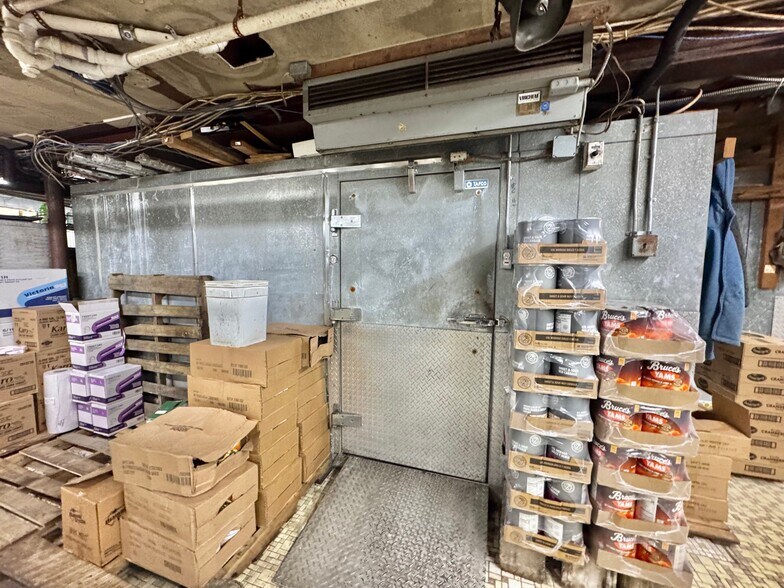 More Photos Of 560 Franklin Ave, Franklin Square Freestanding For Sale