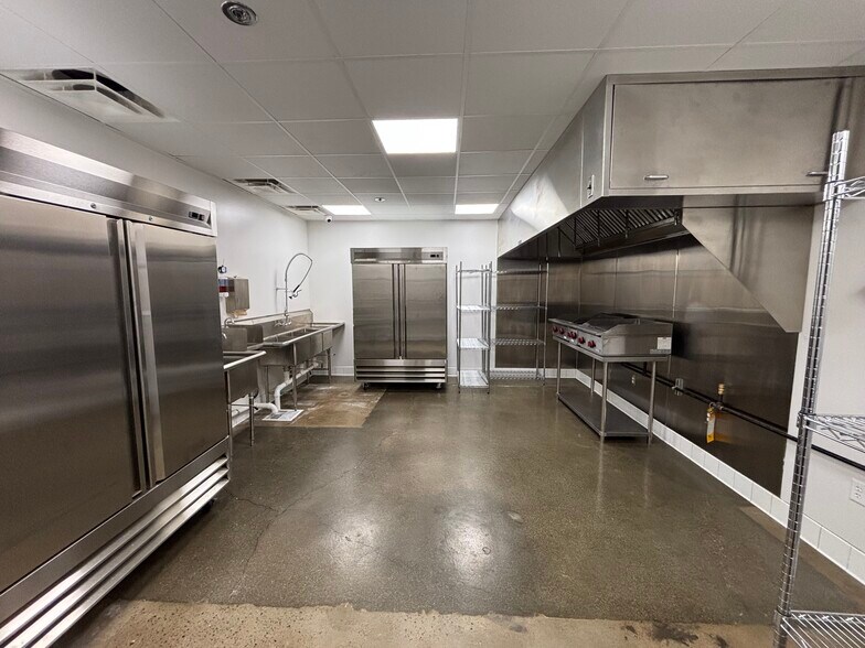 More Photos Of 17531 Griffin Ln, Huntington Beach Food Processing For Lease