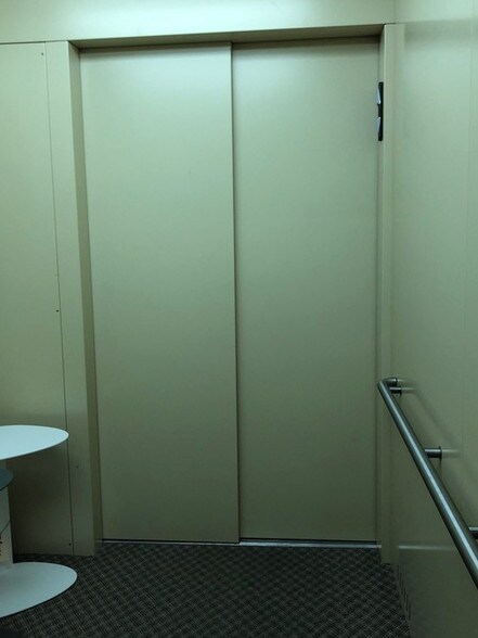 More Photos Of 225 SE 21st St, Grand Rapids Storefront Retail Office For Sale