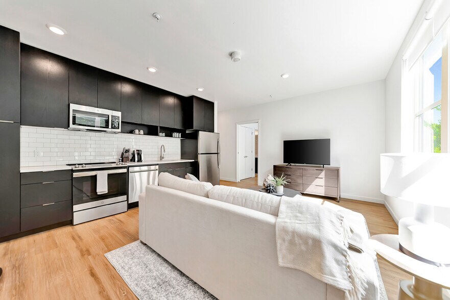 Primary Photo Of 4750 N Albina Ave, Portland Apartments For Sale