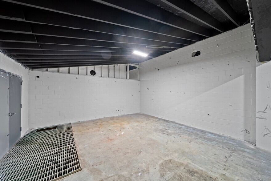 More Photos Of 174 N Main St, Franklin Light Manufacturing For Sale