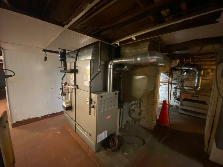 More Photos Of 14 W Michigan Ave, Ypsilanti Storefront For Lease