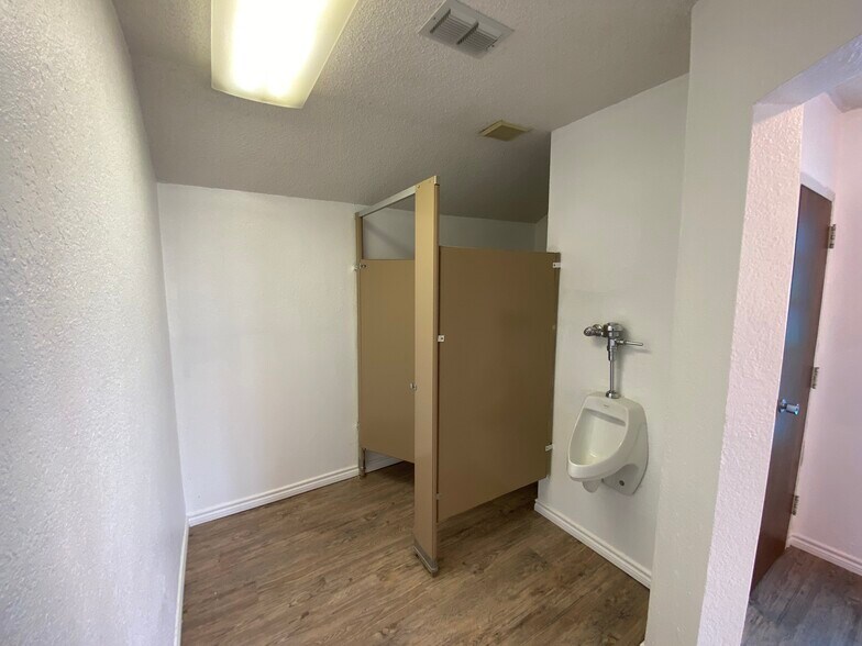 More Photos Of 1717 Idalou Rd, Lubbock Specialty For Sale