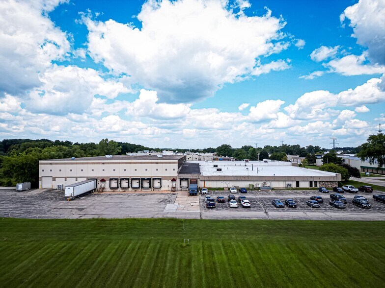 Primary Photo Of W194N11381 McCormick Dr, Germantown Manufacturing For Lease