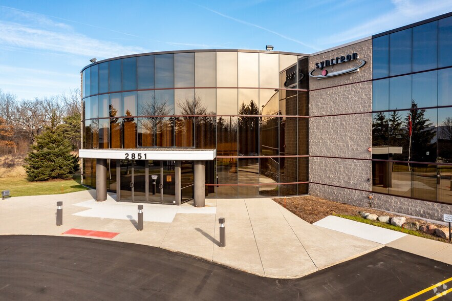More Photos Of 2851 High Meadow Cir, Auburn Hills Office For Lease