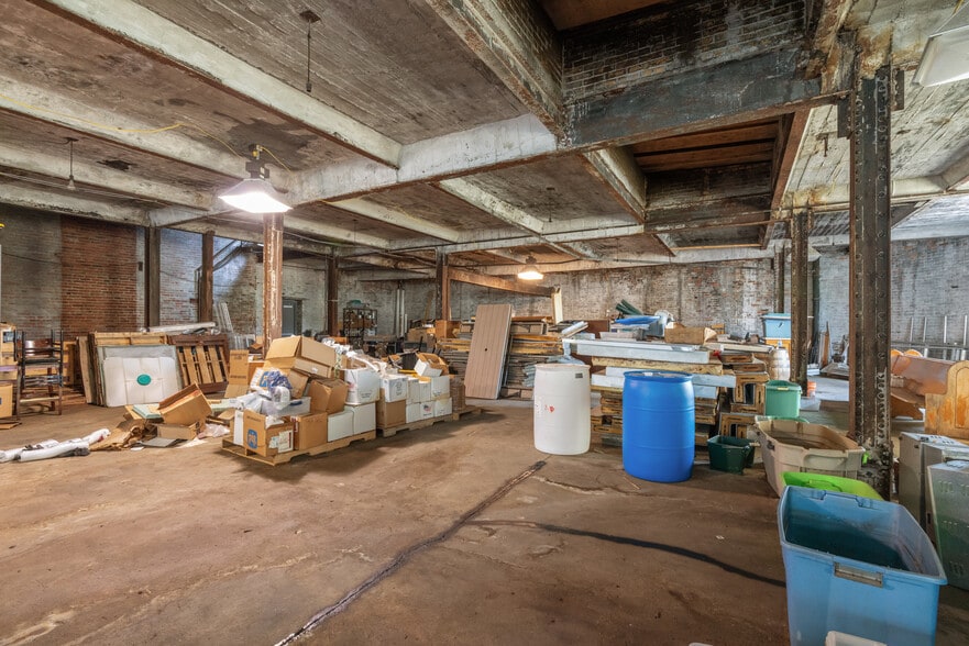 More Photos Of 104 S Water St, West Newton Distribution For Sale