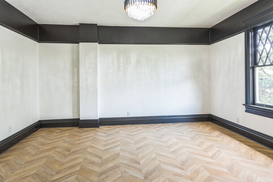 More Photos Of 100 W Main St, Boise Office Residential For Lease