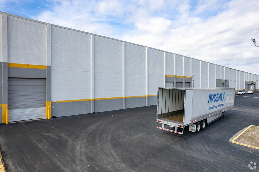 More Photos Of 5802 N 54th St, Tampa Unknown For Lease