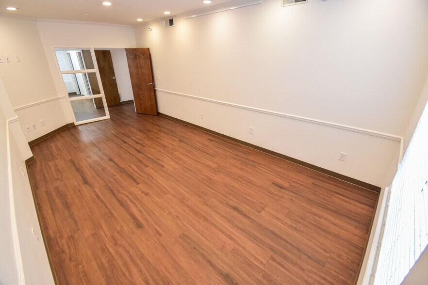 More Photos Of 2117 Jack Warner Pky, Tuscaloosa Office For Sale