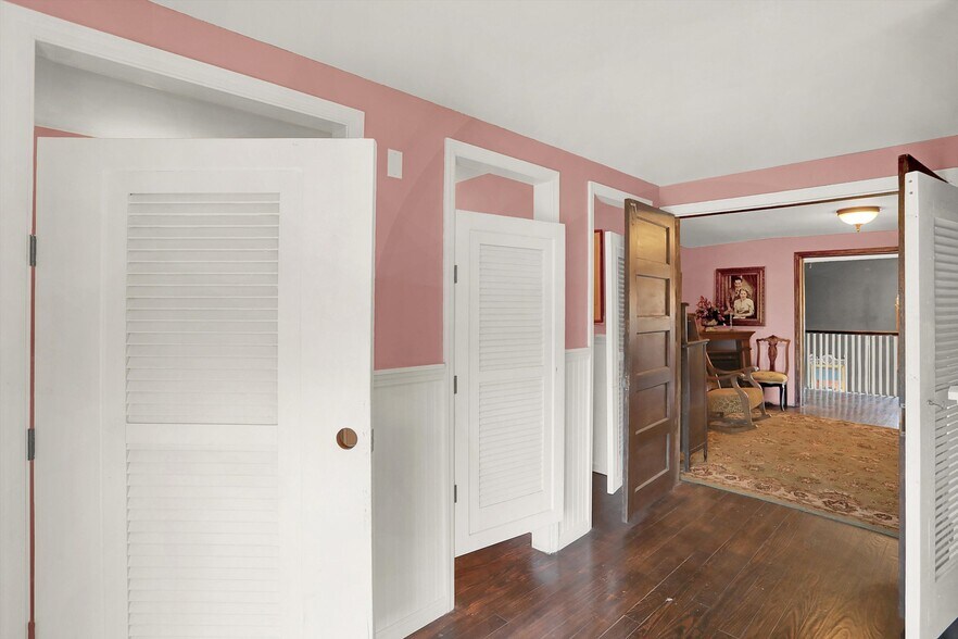 More Photos Of 111 S Walnut St, Edinburgh Theater Concert Hall For Sale