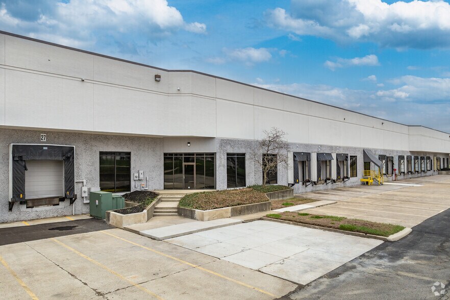 More Photos Of 1614-1634 Westbelt Dr, Columbus Warehouse For Lease