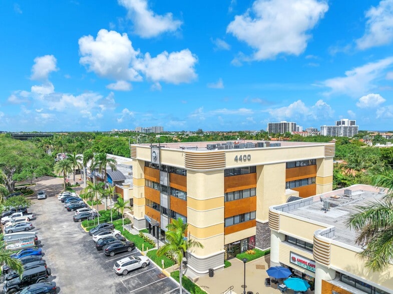 More Photos Of 4400 N Federal Hwy, Boca Raton Unknown For Lease