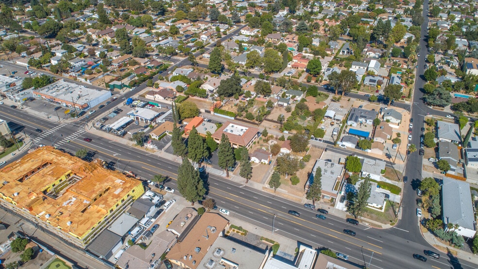 More Photos Of 17425 Chatsworth St, Granada Hills Office For Lease