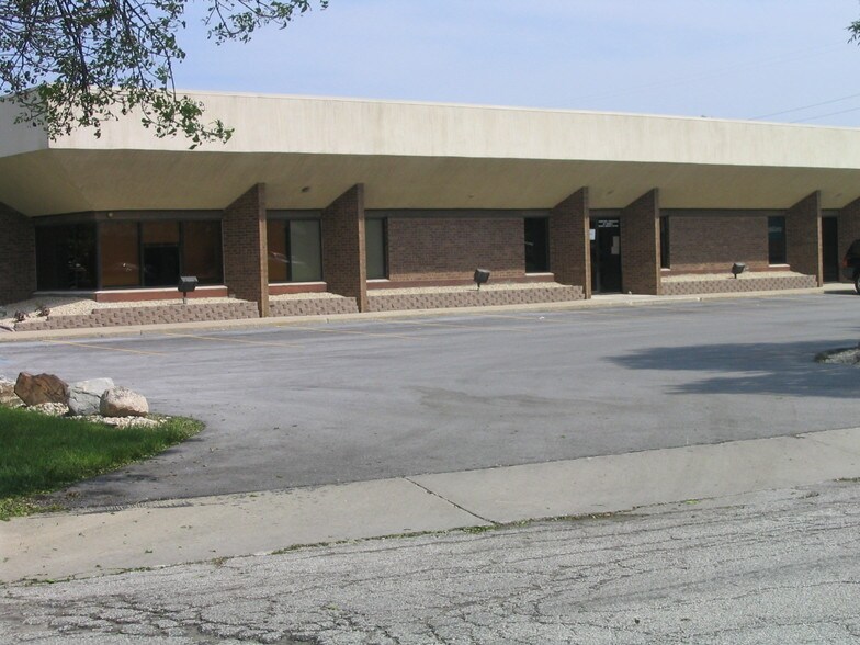 Primary Photo Of 8601 Connecticut St, Merrillville Office For Lease