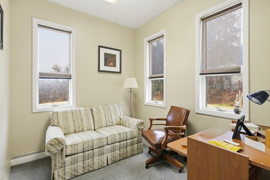 More Photos Of 346 Old New Windsor Pike, Westminster Flex For Sale