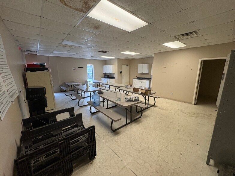 More Photos Of 11375 US-701 Hwy, Elizabethtown Refrigeration Cold Storage For Sale