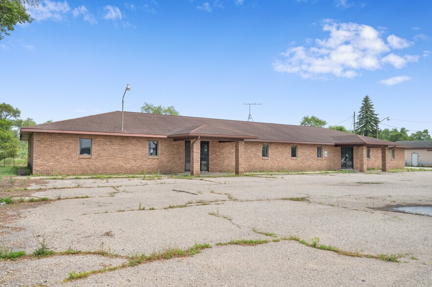 More Photos Of 203 S 3rd Ave, Big Rapids Medical For Sale