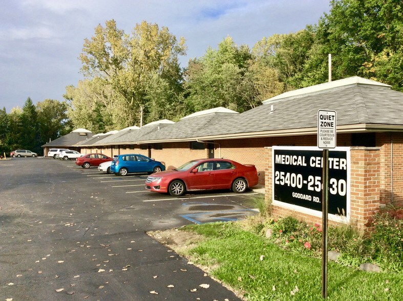 More Photos Of 25400-25430 Goddard Rd, Taylor Medical For Sale