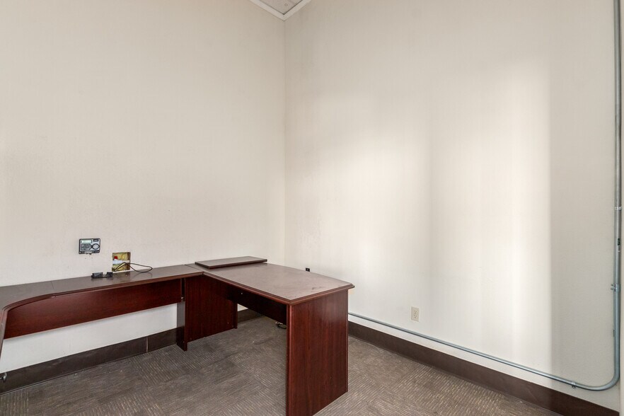 More Photos Of 3601 N Las Vegas Blvd, Las Vegas Storefront For Sale