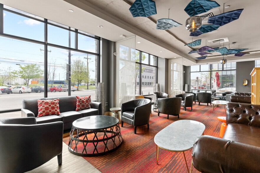 More Photos Of 327 Commercial St, Portland Hotel For Lease
