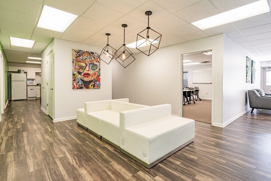 More Photos Of 821 Mt Tabor Rd, New Albany Office For Sale