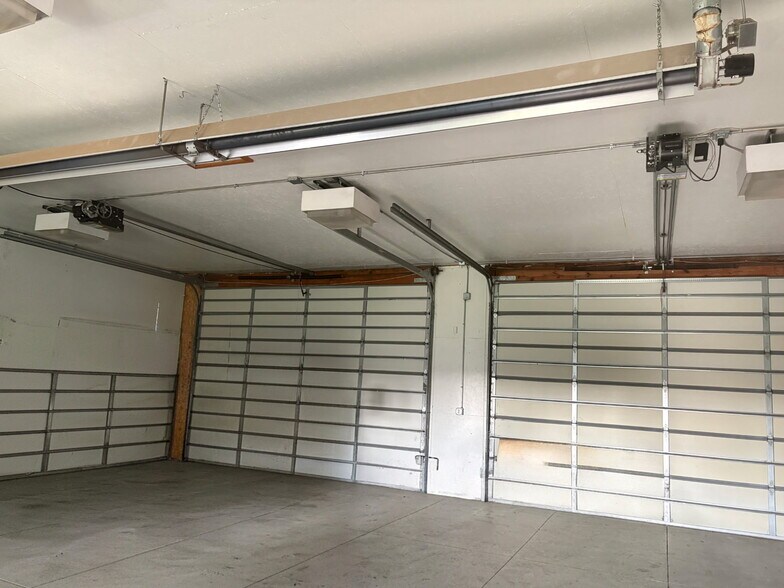 More Photos Of 402 W K St, Mc Cool Junction Industrial For Sale