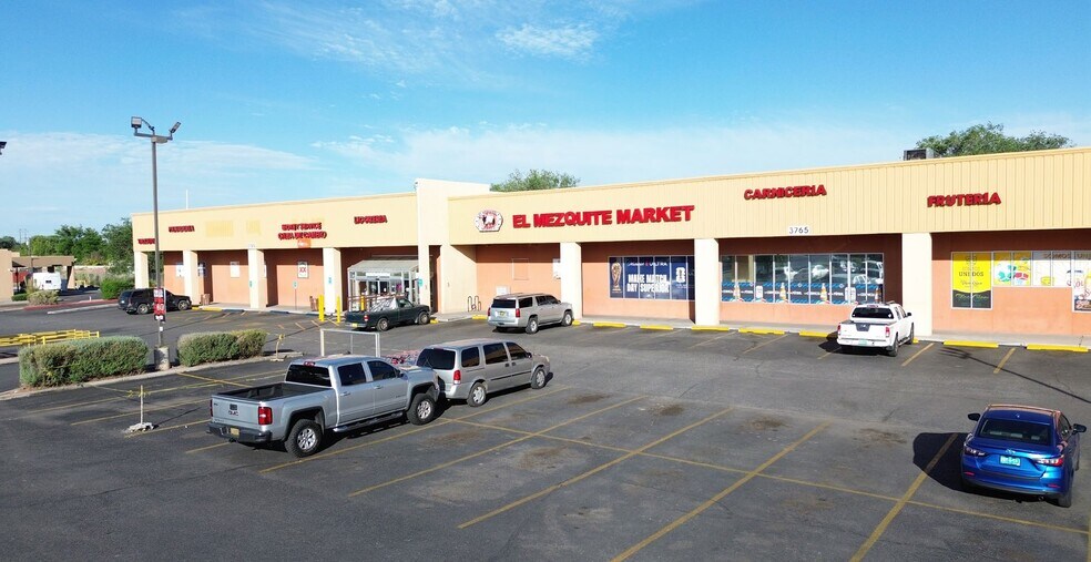 More Photos Of 3765 Isleta Blvd SW, Albuquerque Storefront For Lease