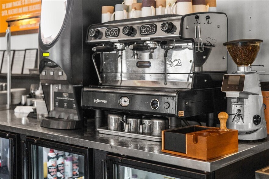 More Photos Of 454 Mountain Rd, Stowe Convenience Store For Sale