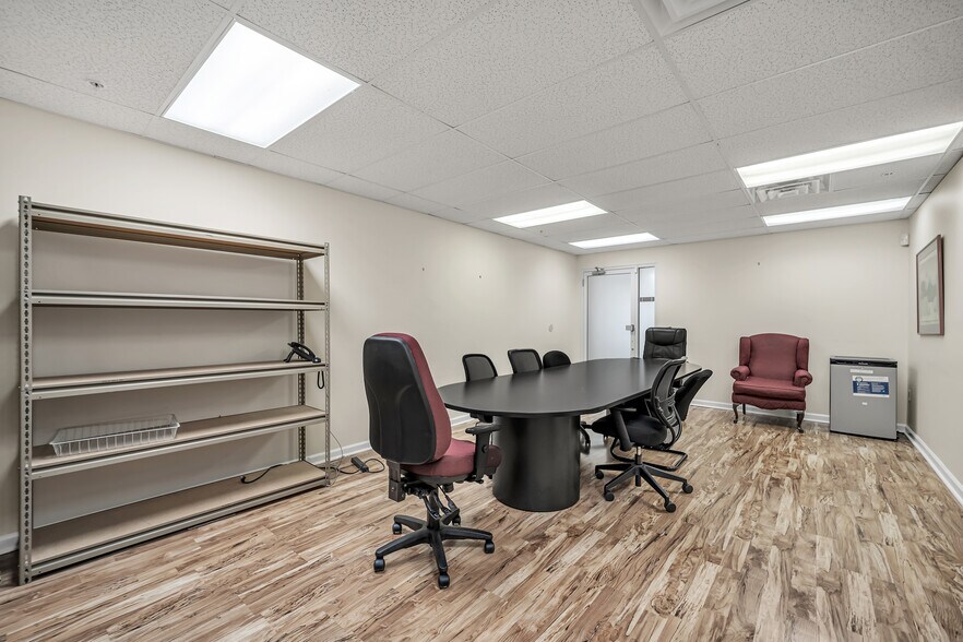More Photos Of 815 Greenwood Ave, Jenkintown Medical For Sale
