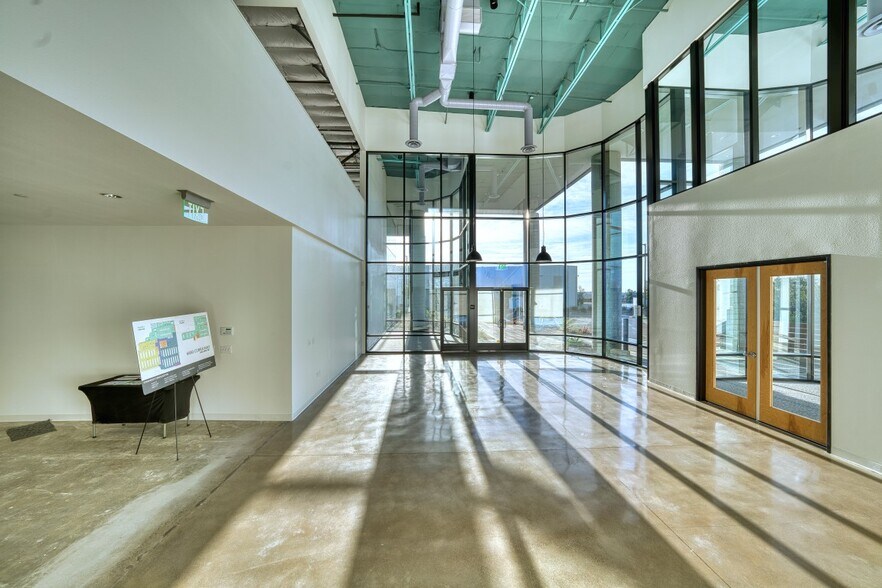 More Photos Of 6680 Cobra Way, San Diego Research And Development For Lease